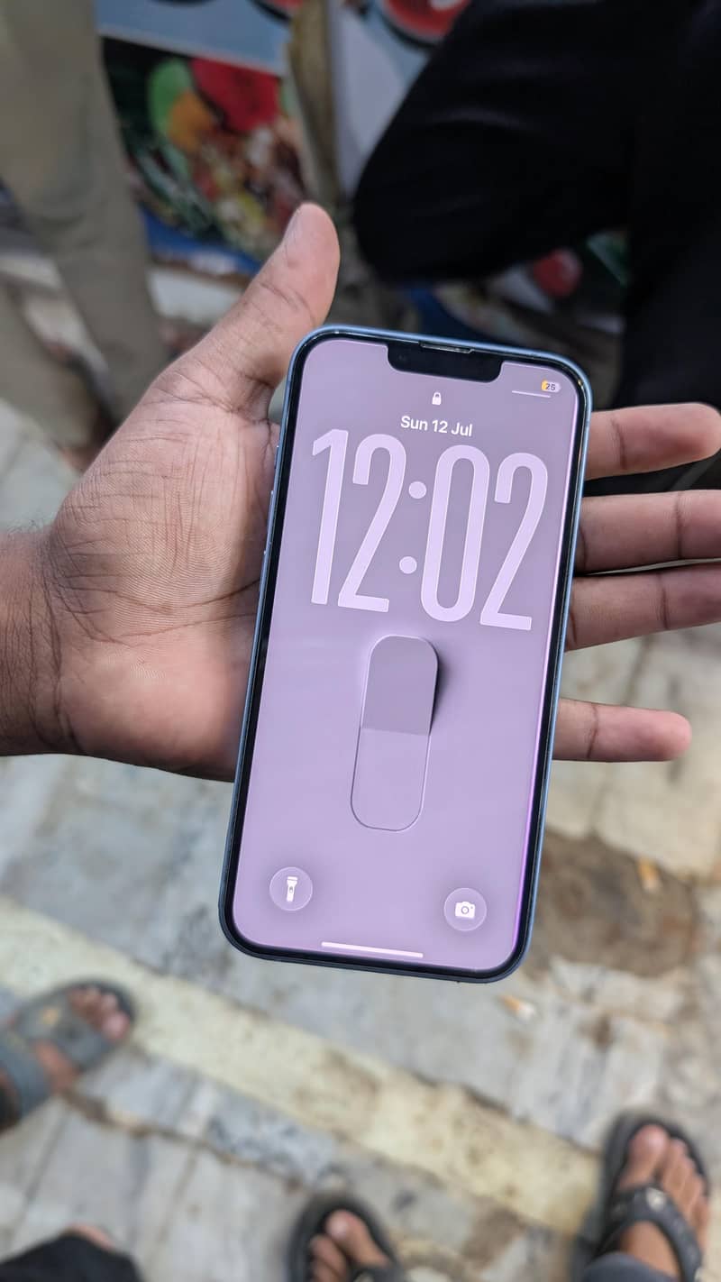 Apple iPhone 14 4