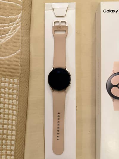 Samsung Galaxy 4 Rose Gold color in excellent condition