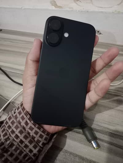 Apple iPhone 16