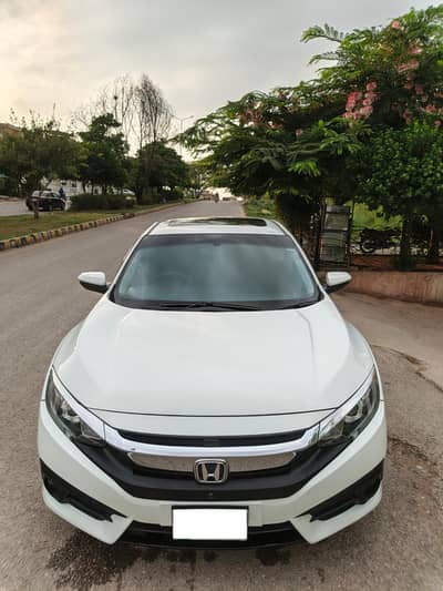 Honda Civic 1.8 oriel full option 2018 red meter