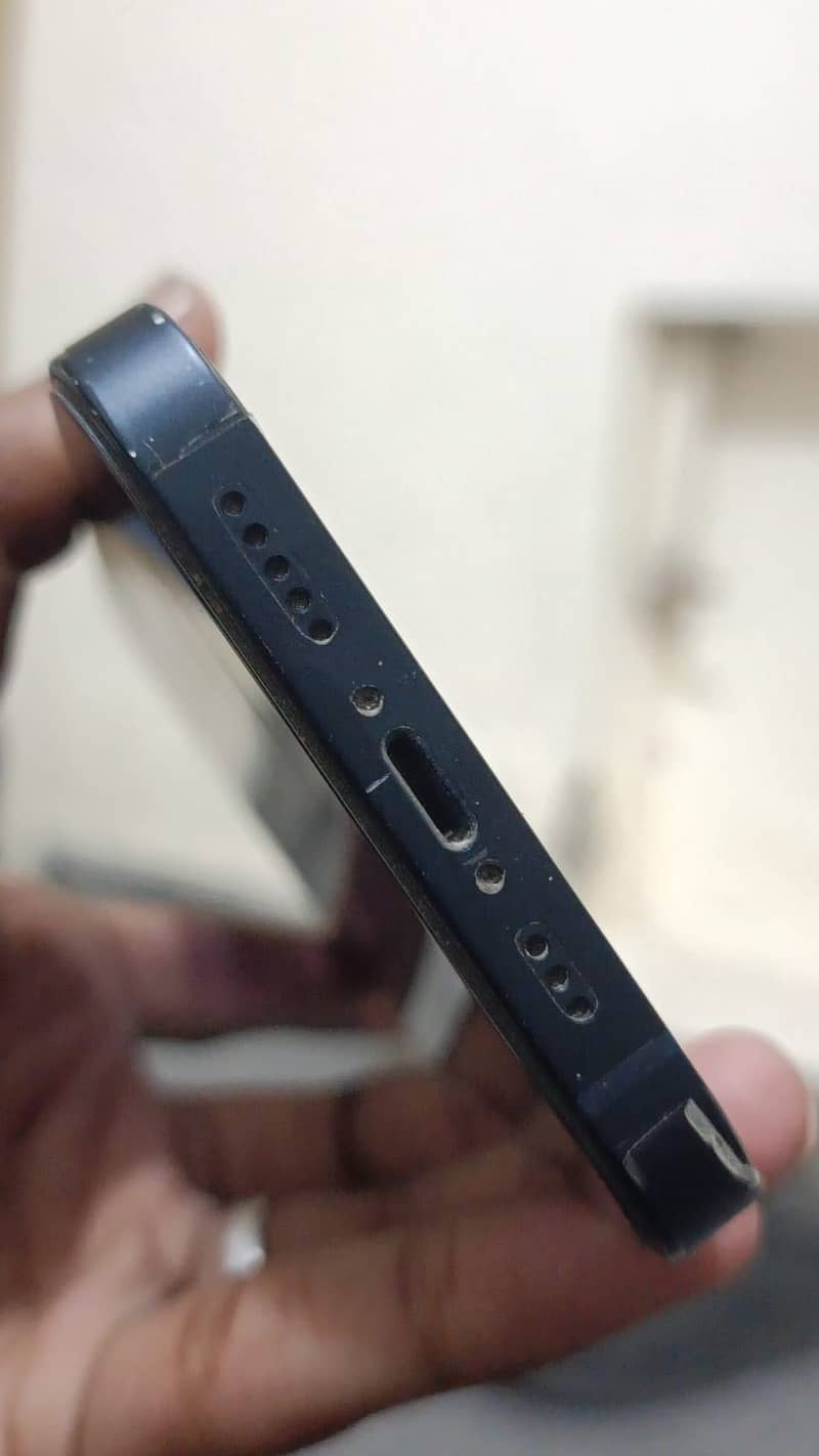 Apple iPhone 13 0
