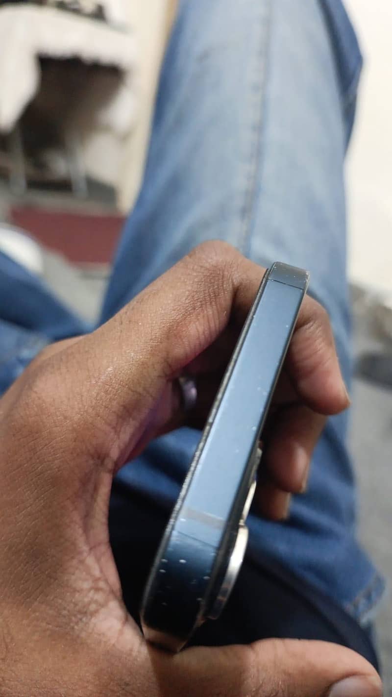 Apple iPhone 13 3