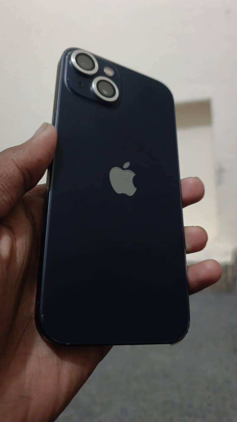 Apple iPhone 13 4