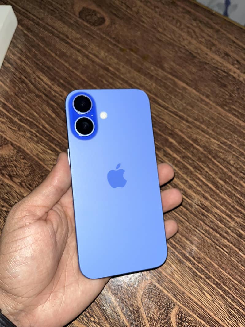 Apple iPhone 16 1