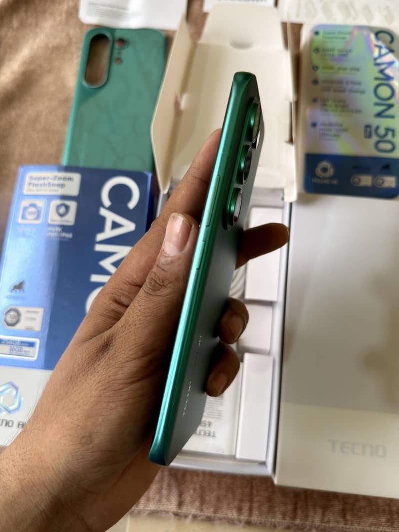 Tecno Camon 50 Pro Complete Box 3