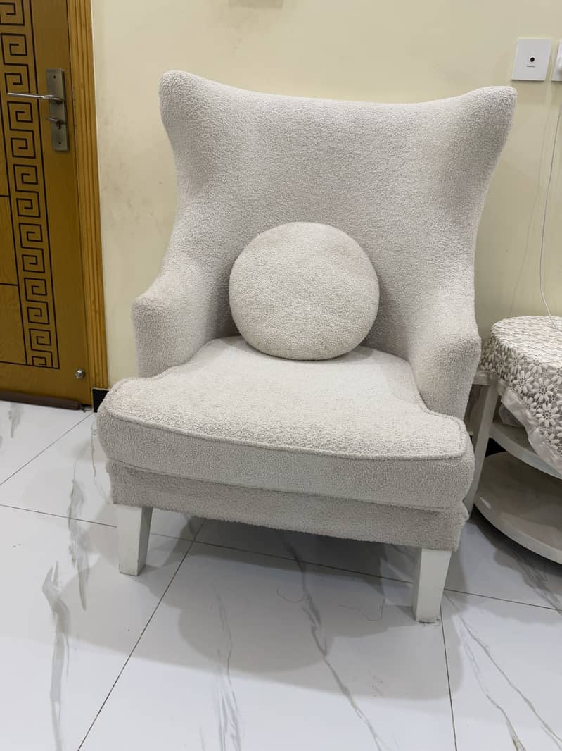2 Sofa chairs 3
