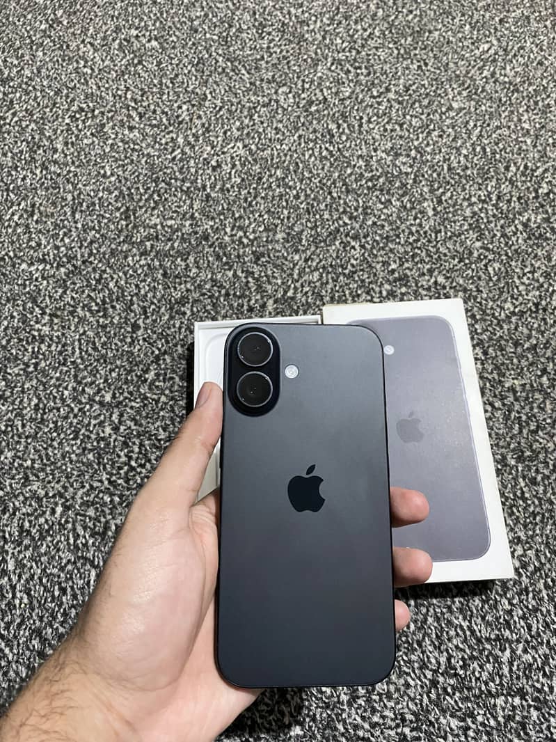 iPhone 16 0