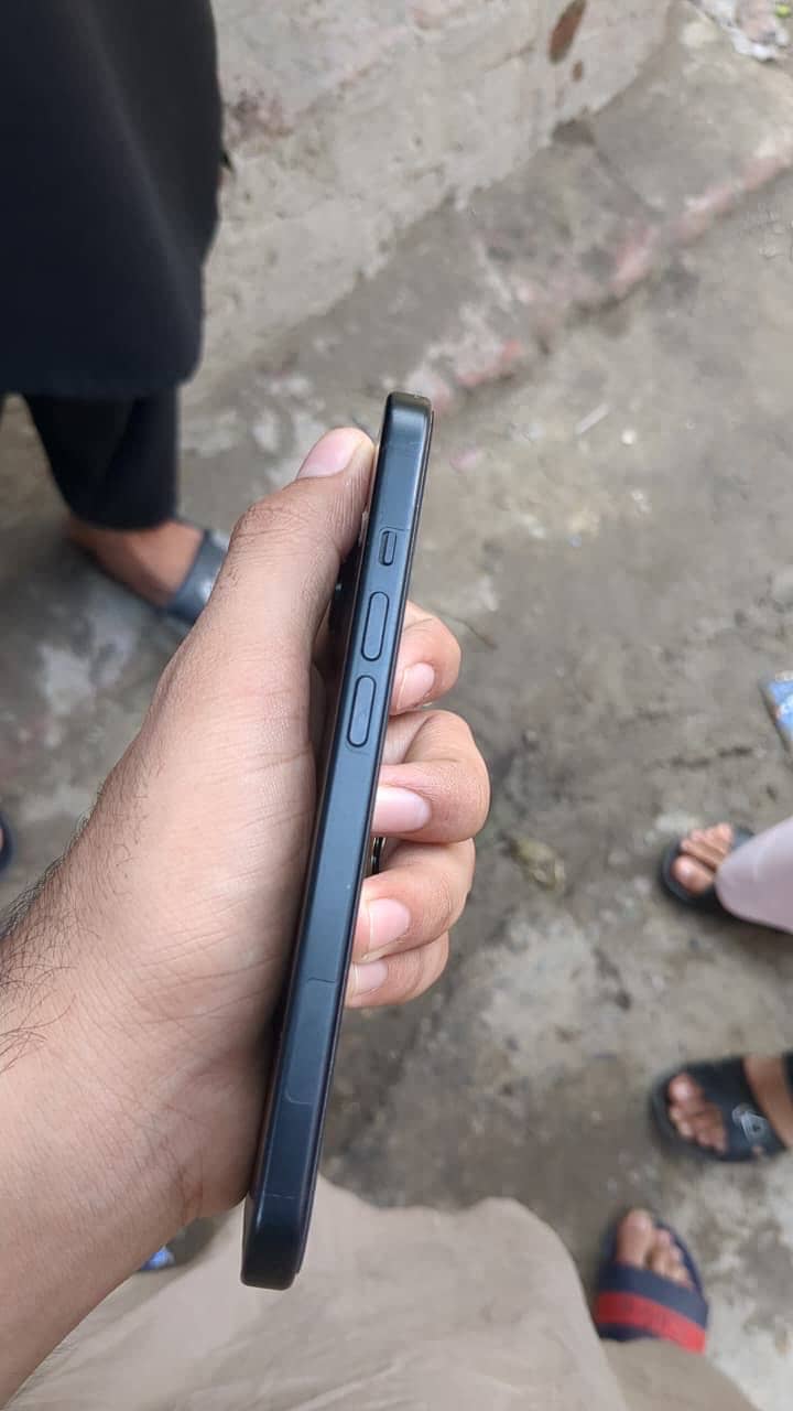 iPhone 15 1