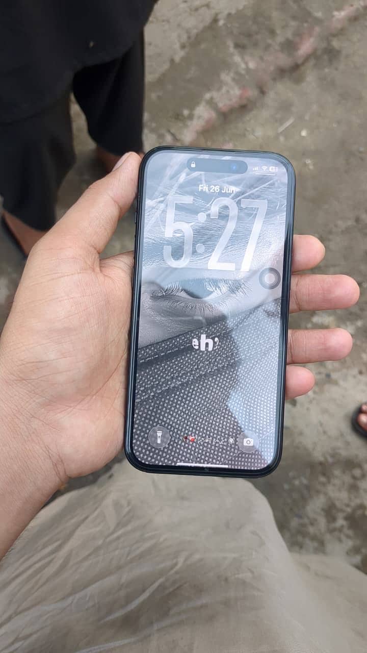 iPhone 15 5