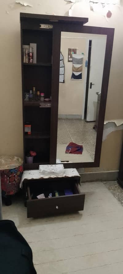 dressing table