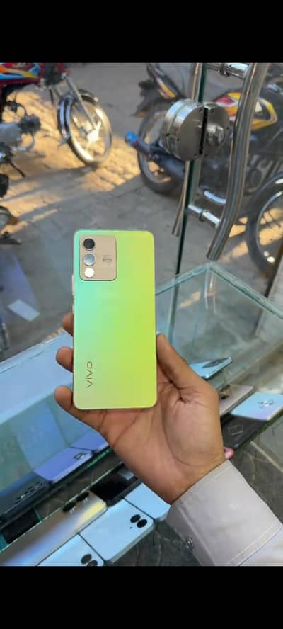 Vivo V23 iPhone k sath exchange kr loga