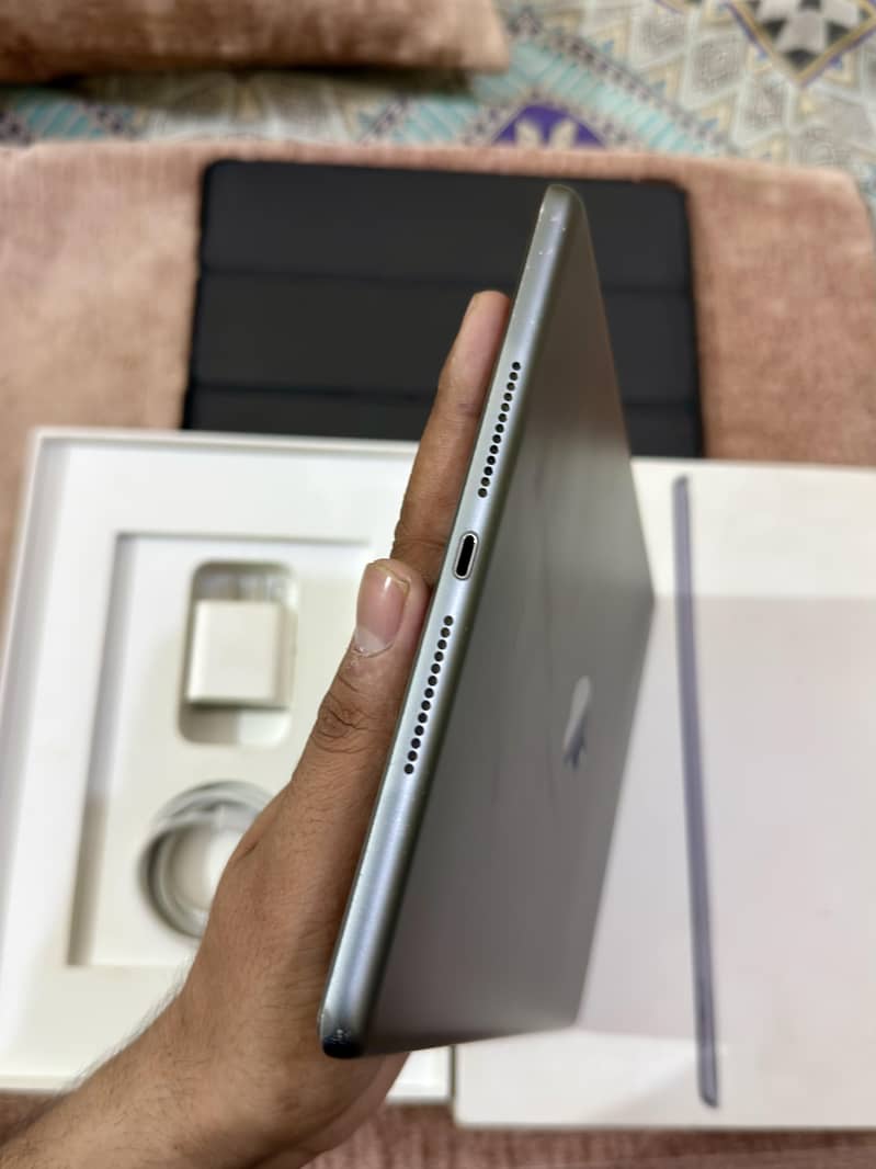 iPad 9 Gen Complete Box 6