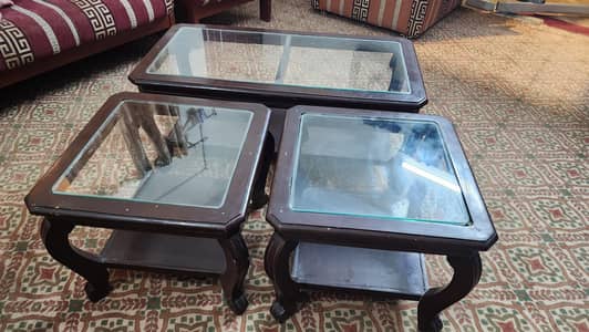 good quality table set available for sale