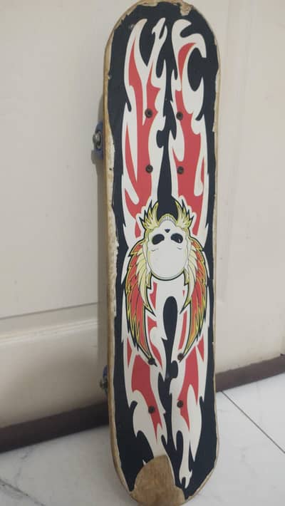 WOODEN SKATEBOARD ( PRICE NEGOTIABLE)