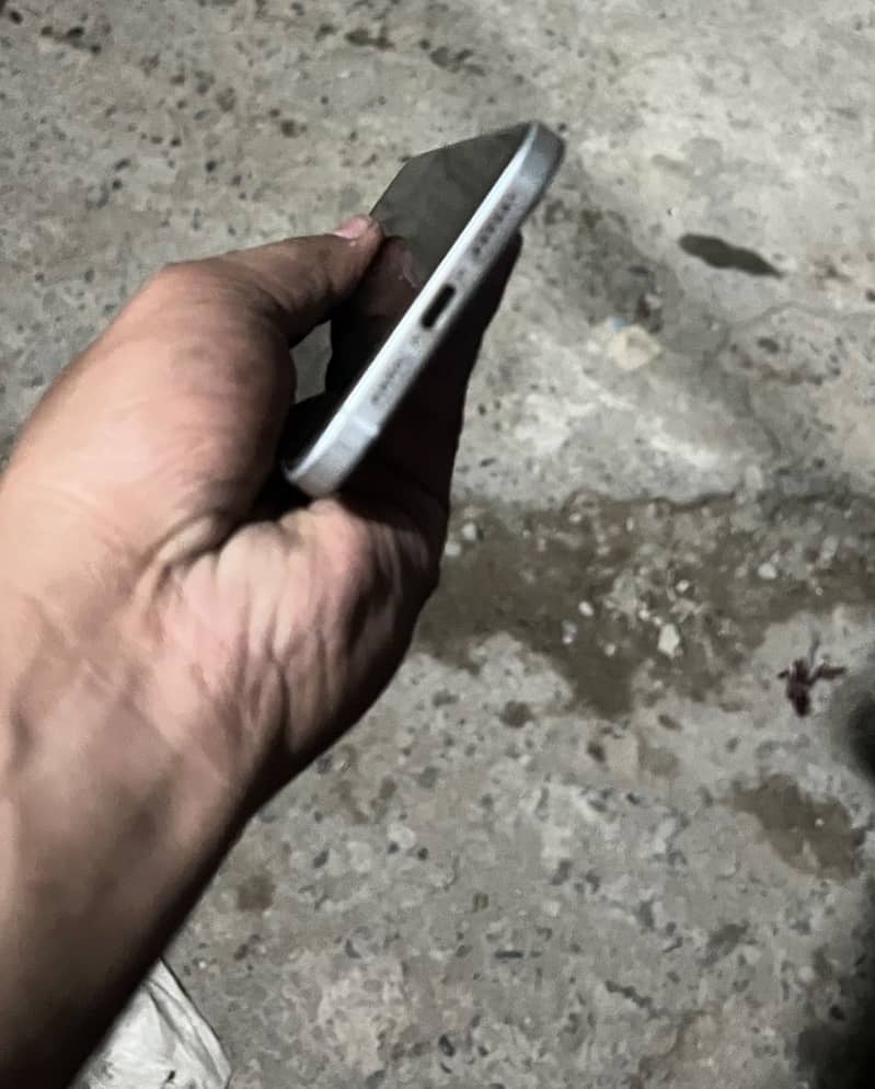 Apple iPhone 15 plus 3