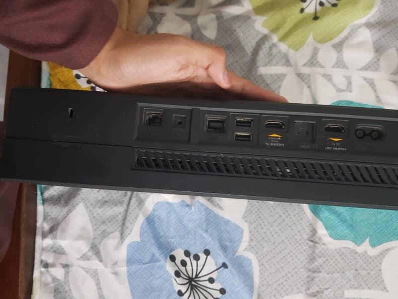 Xbox one with one wireless controller 3