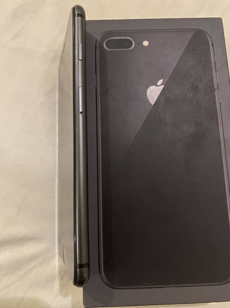 Apple iPhone 8 Plus 5