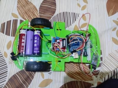 Bluetooth control car with mobile phone
