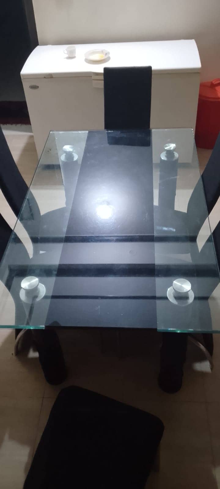 Dining table 0