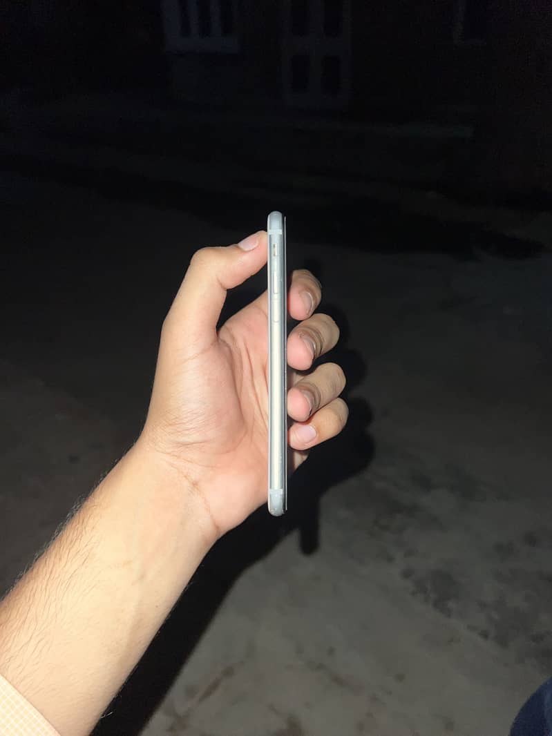 Apple iPhone SE 3