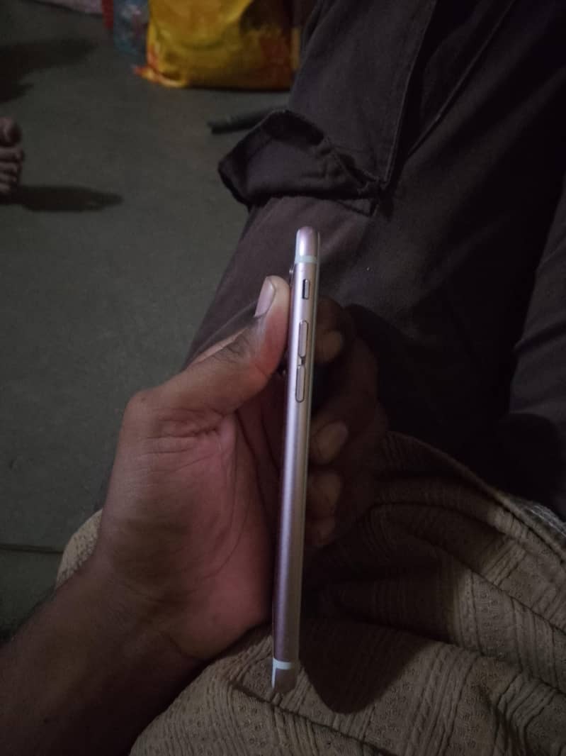 Apple iPhone 6S 5
