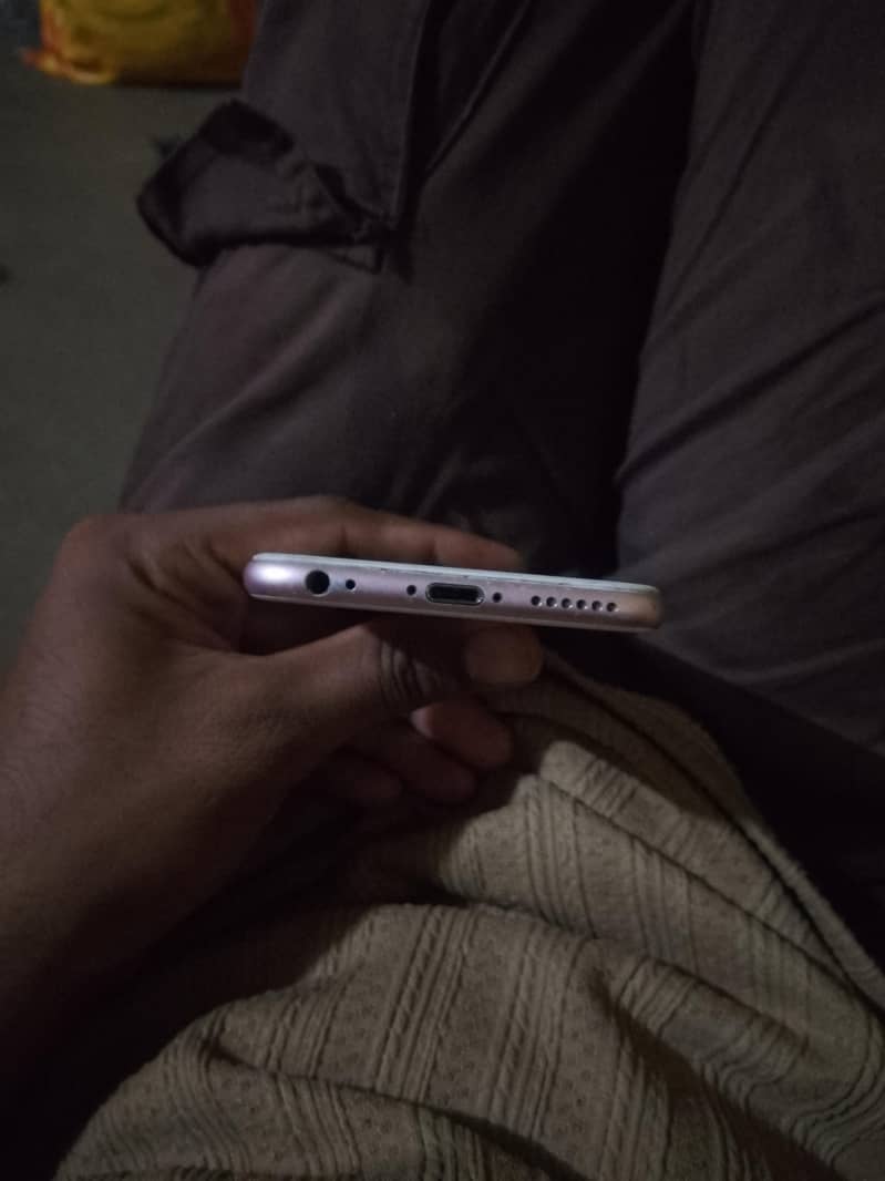 Apple iPhone 6S 6