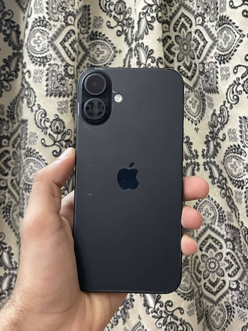 Apple iPhone 16 Plus 2