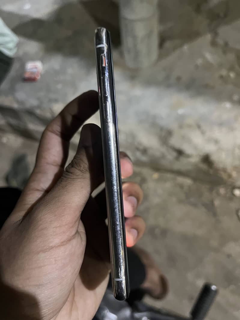 Apple iPhone X 0