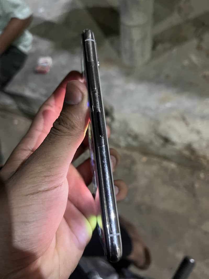 Apple iPhone X 3
