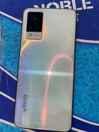 Vivo V21