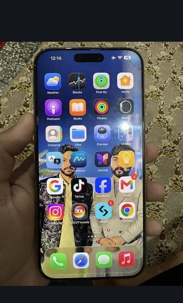 Apple iPhone 16 pro max 1