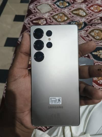 Samsung Mobile S25 Ultra new condition ha Bhai Sirf 1 weak  istamal ki
