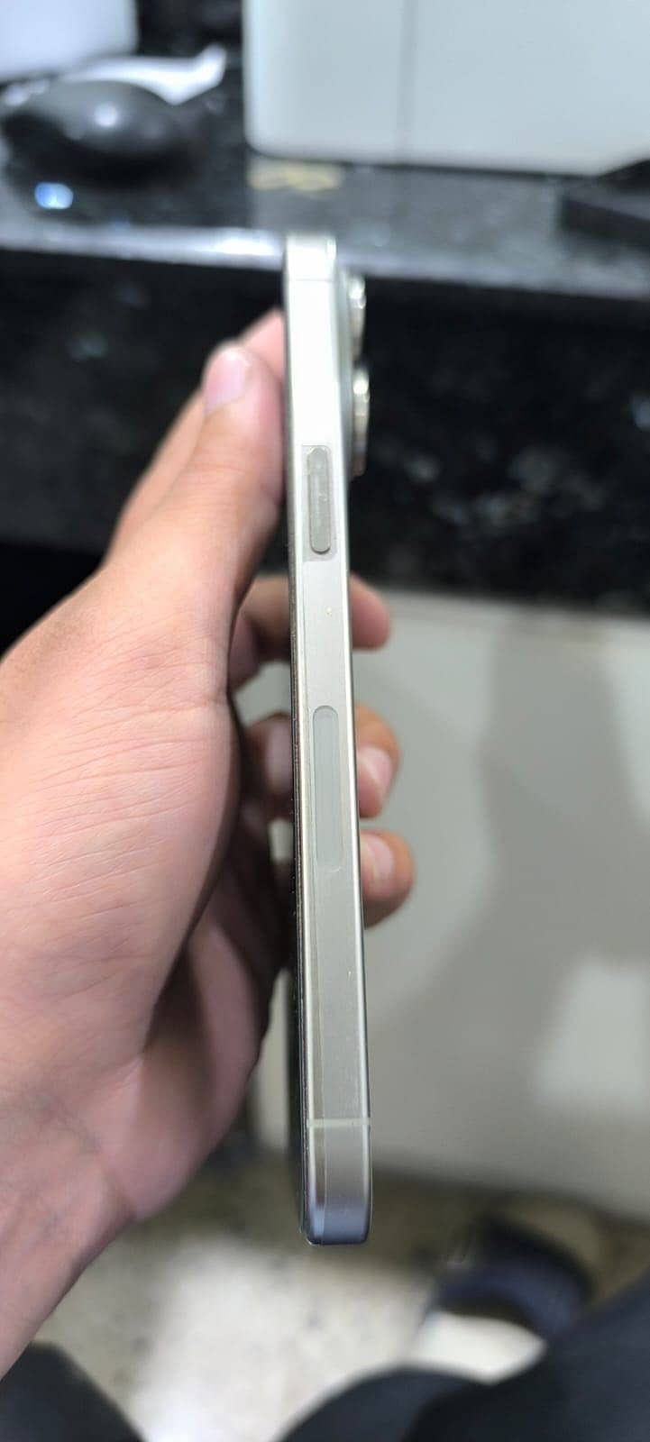Apple iPhone 15 Pro Max 2