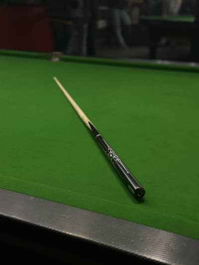 Dimini snooker cue stick
