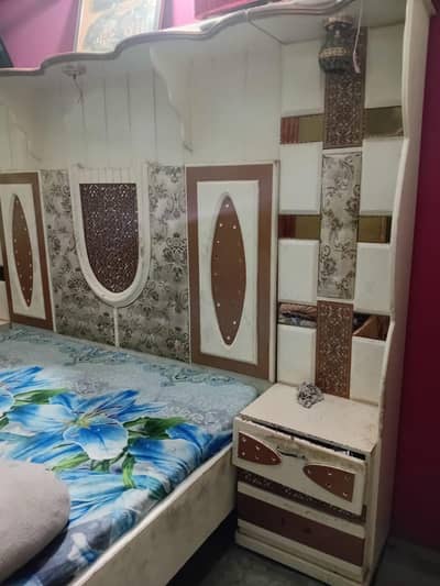 without mattress bed with site table & singar table