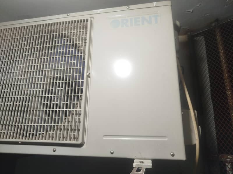 1 ton split a. c 6