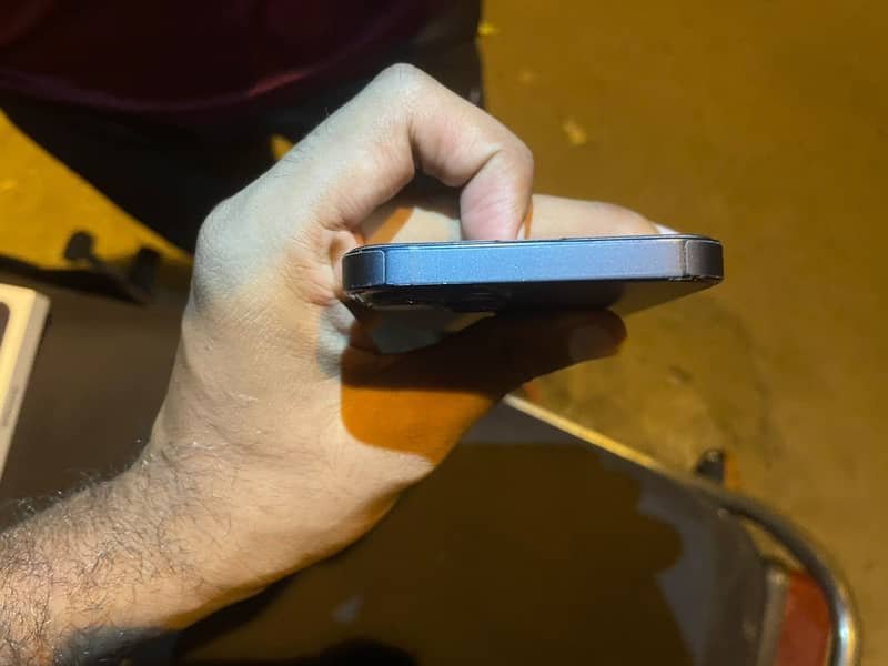 Apple iPhone 13 6