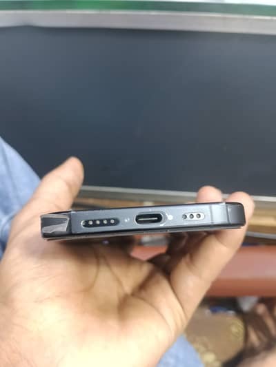 Apple iPhone 16 Pro