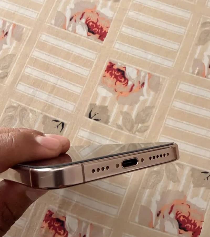 Iphone 16 Pro Max 3