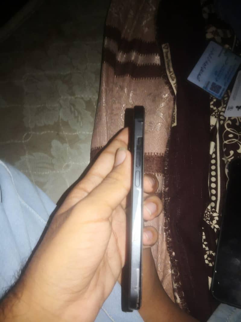 Apple iPhone 15 2