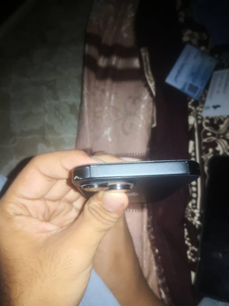 Apple iPhone 15 4