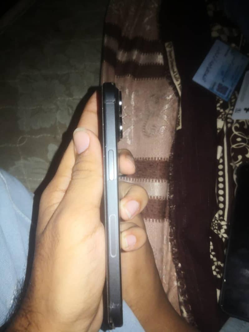 Apple iPhone 15 5