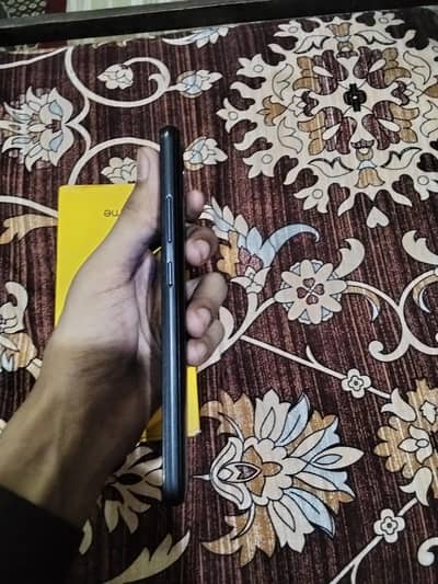 Realme C21 4/64 with box no any fault WhatsApp +92 320 0016245