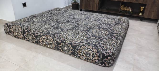 Selling my old spring mattress in good condition