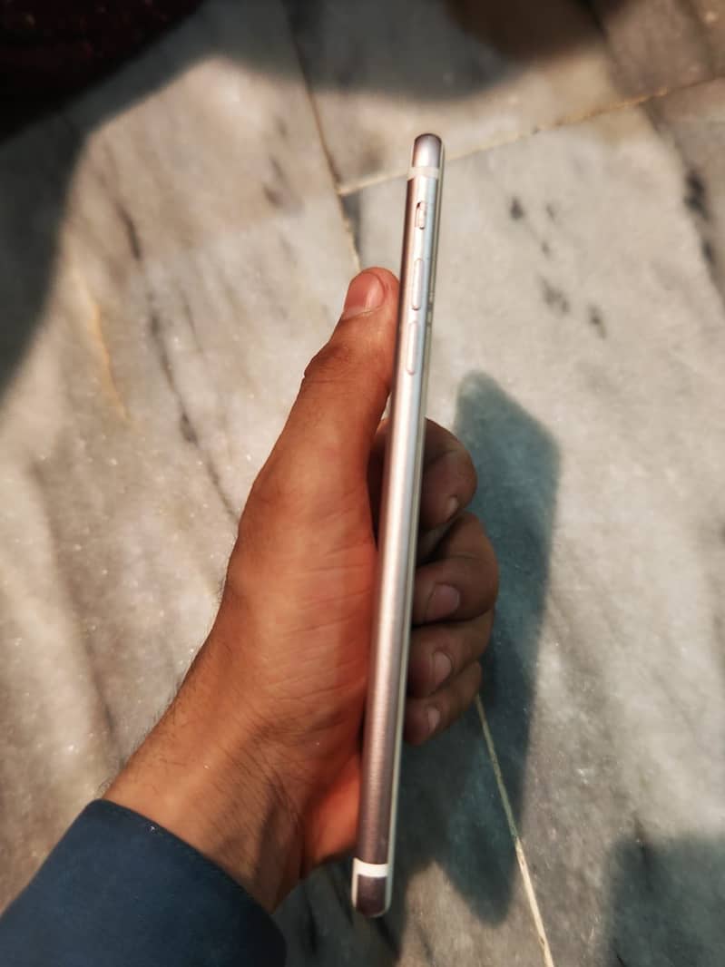 Apple iPhone 7 Plus 1