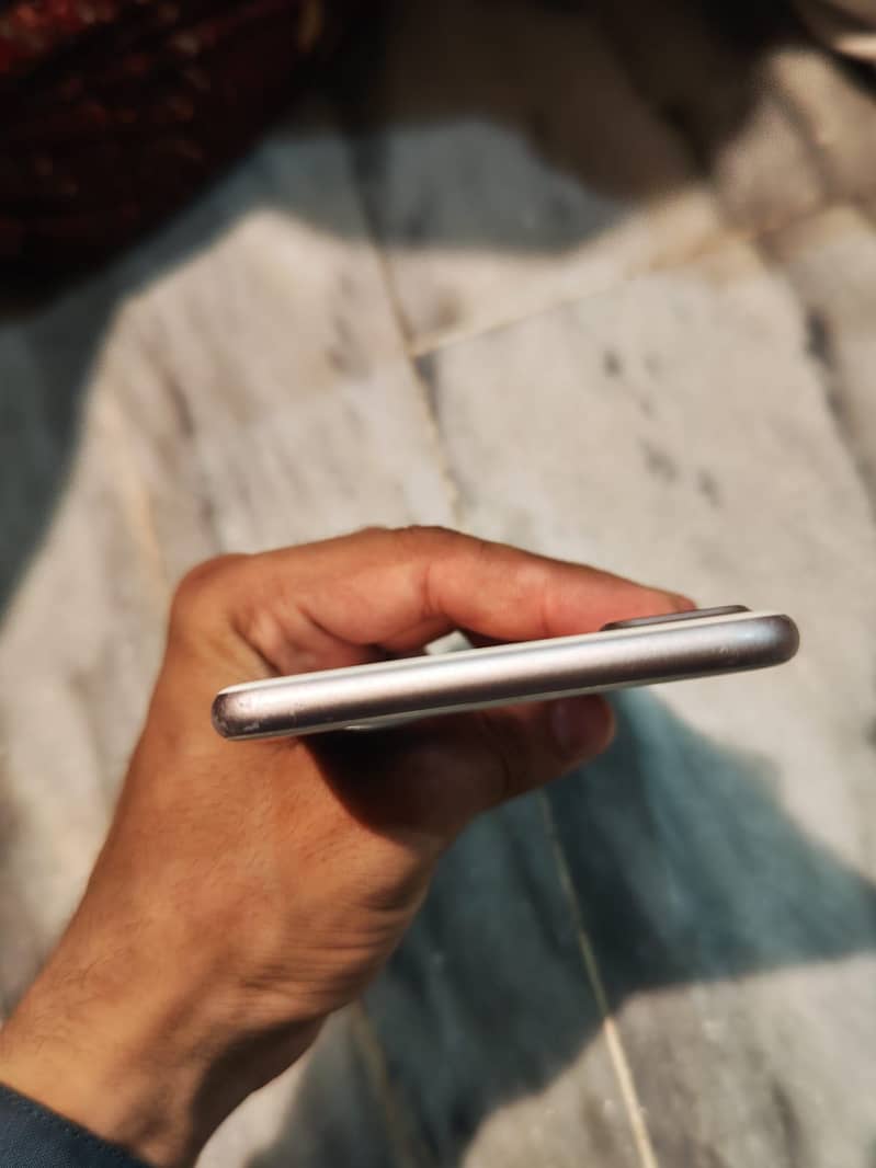 Apple iPhone 7 Plus 4