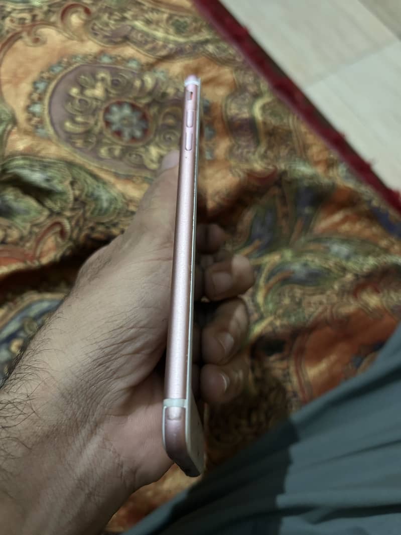 Apple iPhone 7 Plus 2