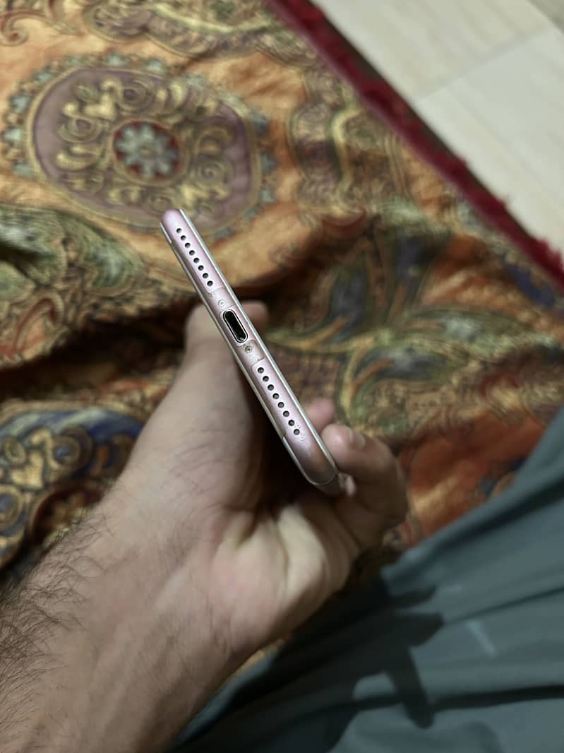 Apple iPhone 7 Plus 3