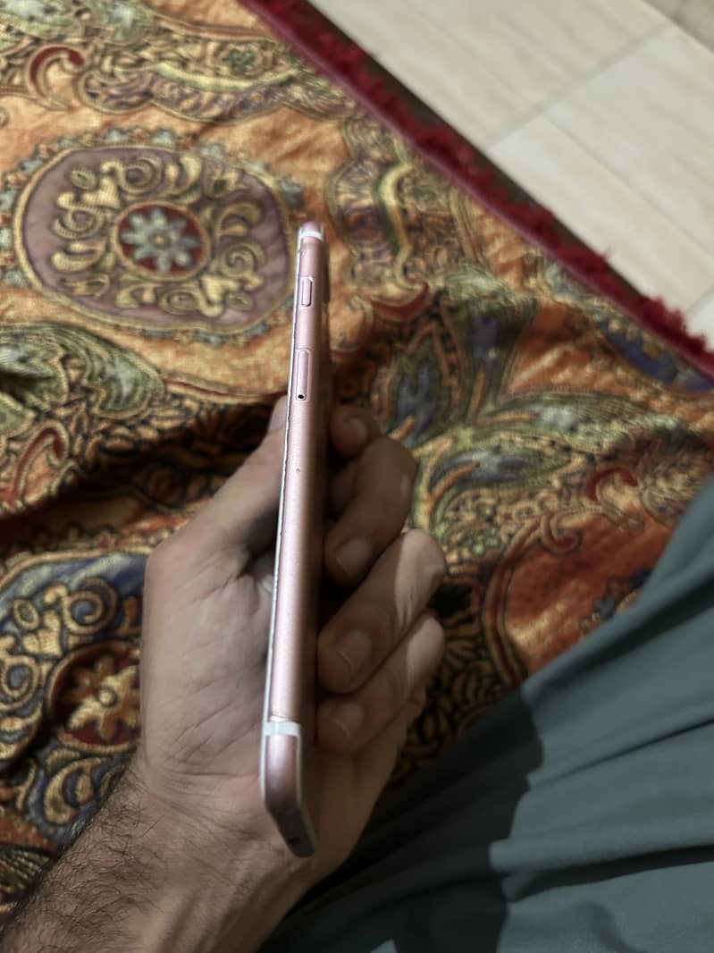 Apple iPhone 7 Plus 4