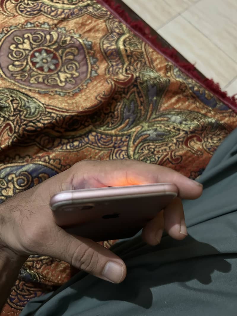 Apple iPhone 7 Plus 5
